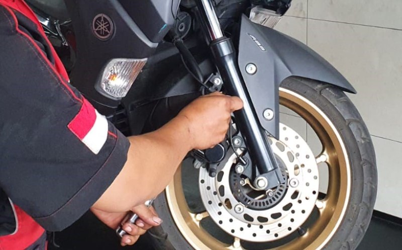 Ciri-Ciri Kampas Kopling Motor Aus, Jangan Sampai Motor Jadi Lemot!