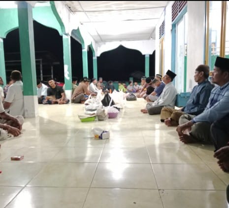 Jama'ah Masjid Al-Muttaqin Kampung Gudang Sambut Tahun Baru Islam 1447 H Dengan Dzikir dan Doa Bersama