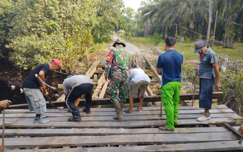 Persiapan Jembatan Permanen, Jembatan Lama di Lubuk Gaung Dibongkar Bersama
