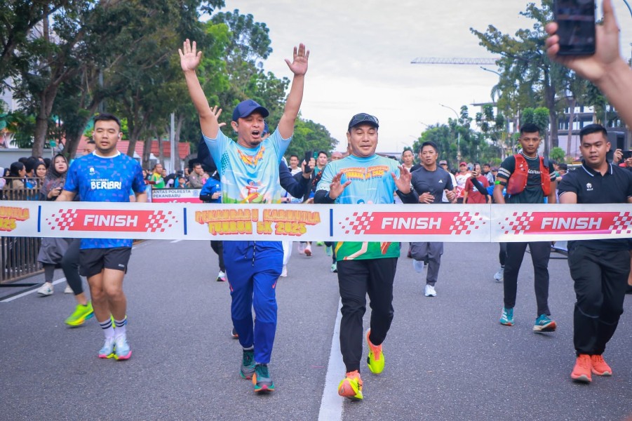 Agung Nugroho dan Markarius Anwar Meriahkan Karhutla Fun Run 5K di Pekanbaru
