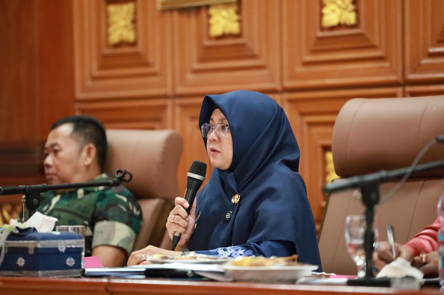 Wujudkan Siak Berazam, Bupati Afni Luncurkan Program Seragam Sekolah Gratis Untuk Siswa Baru