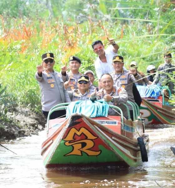 Dukung Pembangunan Nasional Presiden RI, Karo Ops Polda Riau Bersama Kapolres Inhil Tinjau Rencana Jembatan 