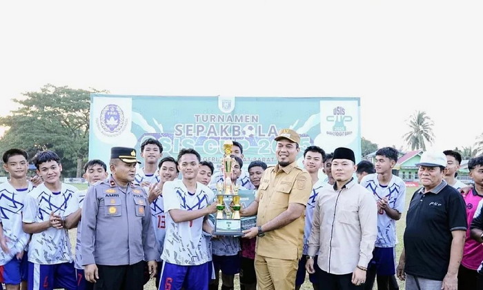 Bupati Inhu akan Perjuangkan Status Lapangan SMAN 2 Rengat Barat