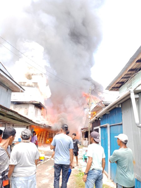 Kebakaran Hebat di Pulau Kijang Hanguskan 108 Rumah, Kerugian Ditaksir Rp4 Miliar
