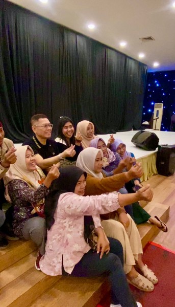 Warga Surabaya dan Sidoarjo Kompak Angkat Kisah Haru Silaturahmi Adies Kadir di Media Sosial
