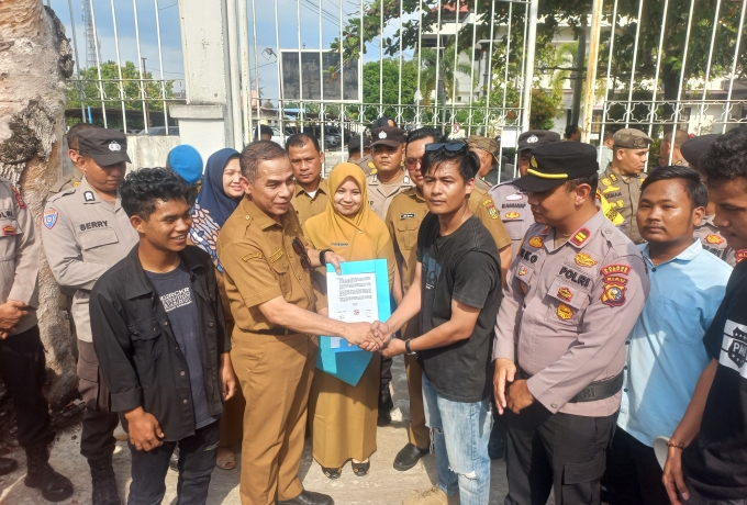 Diduga Jual LKS ke Siswa, Puluhan Mahasiswa Desak Disdikpora Kampar Tindak Tegas Kepala Sekolah