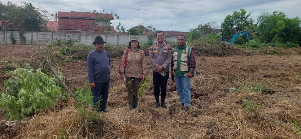 Polsek KSKP Dumai Turun ke Lahan, Dukung Swasembada Pangan Lewat Pengolahan Jagung Pipil
