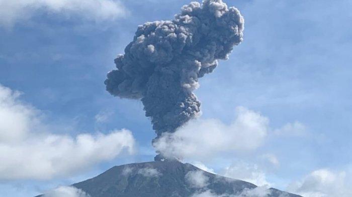 Gunung Marapi di Sumbar Erupsi Lagi! Warga Diminta Hindari Area Berbahaya