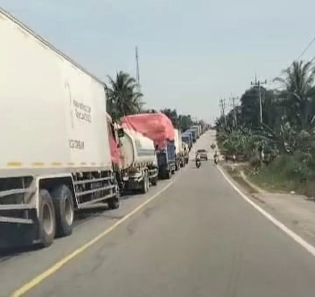 DPRD Pelalawan Cari Solusi Macet Jalan Lintas Timur, Proyek Tetap Jalan, Masyarakat Tak Dirugikan