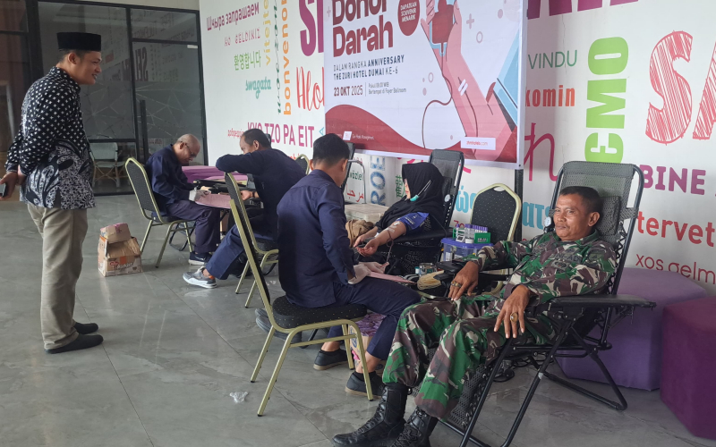 Wujud Kepedulian, Prajurit Kodim Dumai Donor Darah di The Zuri Hotel Dumai