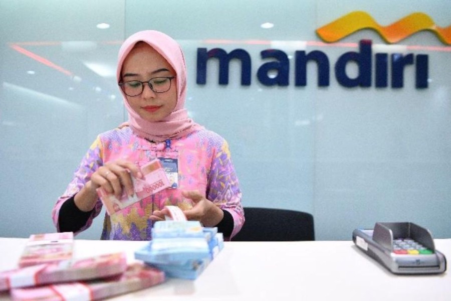 Gaji Pegawai Bank di Indonesia 2026: Swasta atau BUMN, Pilih Mana?