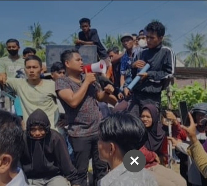 Aksi Damai Warga Bangun Jaya Berujung Ricuh, Warga Duga PT. MAN Gunakan Preman Bayaran