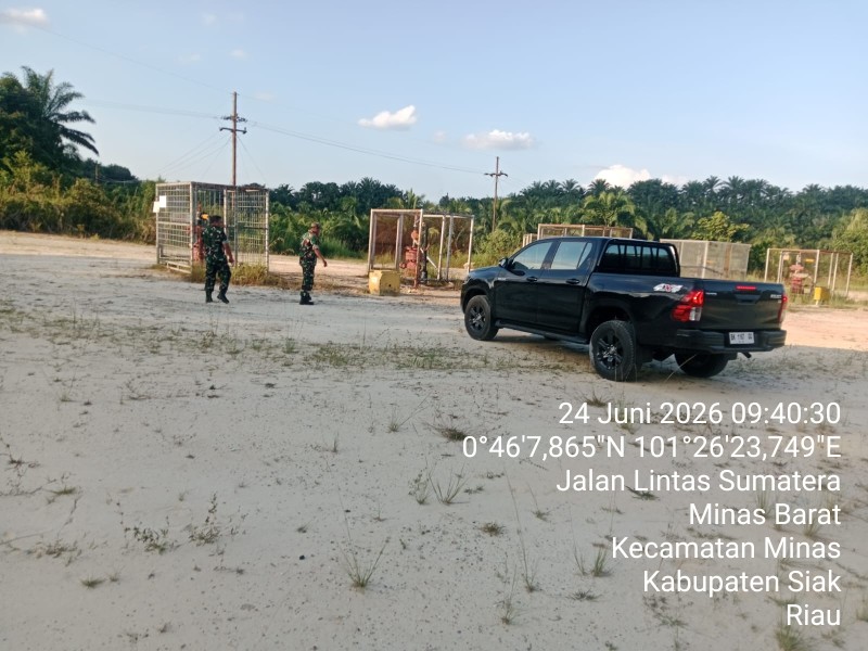Serma Risman Girsang dan Serda Haris Laksanakan Patroli Penguatan Binter di Minas Field, Situasi Aman Terkendali