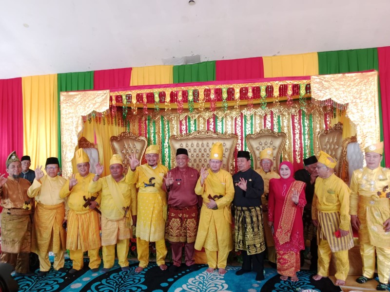 dr. H. Tengku Afrizal Dachlan Resmi Ditabalkan Sebagai Raja Luhak Rambah