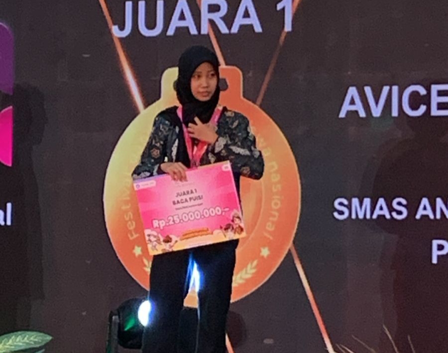 Bangga! Siswi SMA Inhil Ini Jadi Satu-satunya Wakil Riau di Final Lomba Puisi Nasional 2025