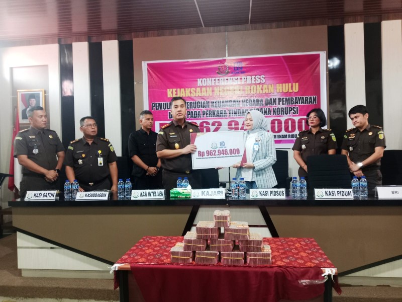 Korupsi Dana BOS SMAN 1 Ujung Batu, Kejari Rohul Sita Aset Rp1,8 Miliar dan Pulihkan Kerugian Negara