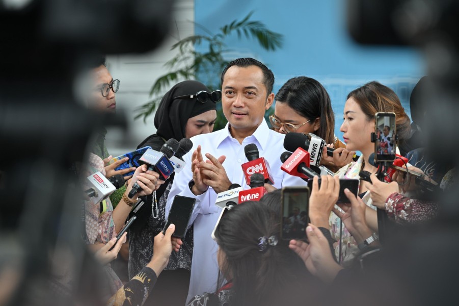 Pabrik Kendaraan Listrik Diresmikan, Pemerintah Dorong Energi Bersih