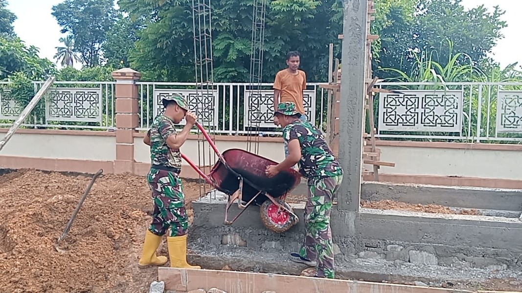 Bangun Sanitasi Layak di TPU Blang Cot, Satgas TMMD Ke-129 Kodim 0102/Pidie Wujudkan Kepedulian untuk Masyarakat