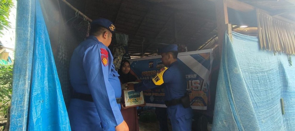 Satpolairud Polres Inhil Laksanakan Program JALUR, Sambangi Warga Pesisir Pulau Palas