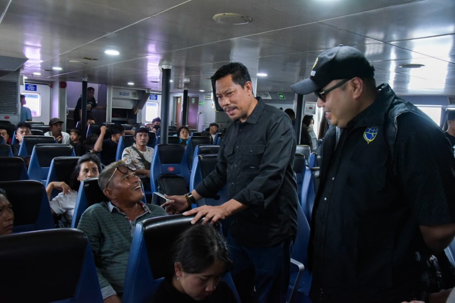 Pastikan Keamanan Nataru, Bupati Bengkalis Tinjau Posko di Pelabuhan BSL dan Roro Air Putih