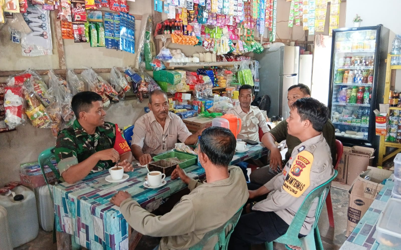 Melalui Komsos, Babinsa Guntung Perkuat Koordinasi Antarunsur Masyarakat