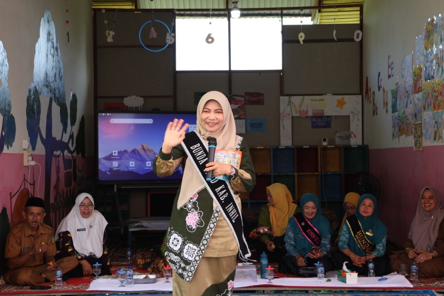 Bunda PAUD Inhil Kunjungi TK ABA, Perkuat Komitmen Wajib Belajar 13 Tahun Mulai dari Usia Dini