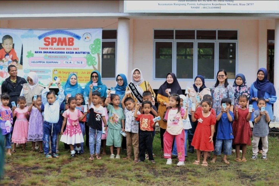 Bunda PAUD Ismiatun Gerakkan Pendidikan Anak di Suku Adat Terpencil di Meranti
