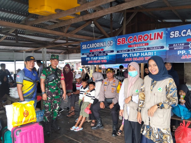 Babinsa Koramil 06/Kateman Bersinergi Jaga Keamanan Arus Balik Lebaran Idul Fitri 1446 Hijriah