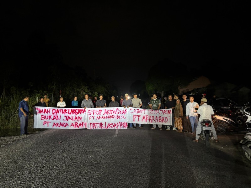Blokade Jalan Datuk Laksamana, Warga Tolak Kendaraan Berat, PT Arara Abadi Klaim Berizin