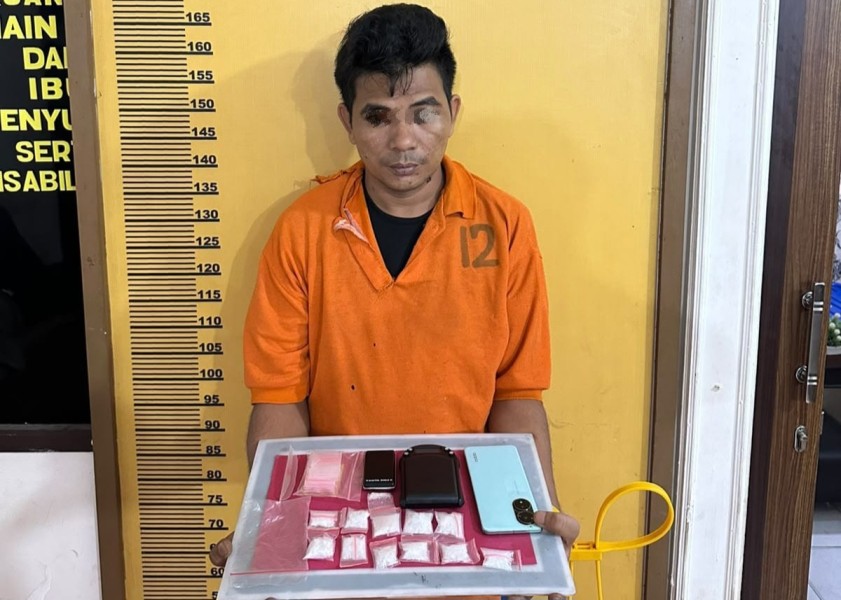 Kasat Res Narkoba Pimpin Penggerebekan di Pasir Penyu, Warga Lirik Diciduk dengan Puluhan Gram Sabu