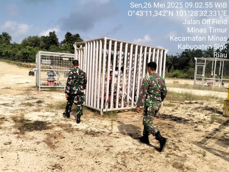 Babinsa Koramil 03/Minas Gencarkan Patroli dan Komsos di Wilayah Kerja PT PHR, Pastikan Keamanan Wilayah Minas