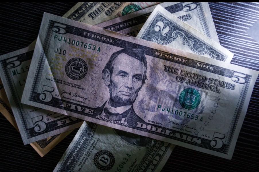 Stablecoin Kuasai 1% Pasokan Dolar AS, Tren Dedolarisasi Crypto Dimulai