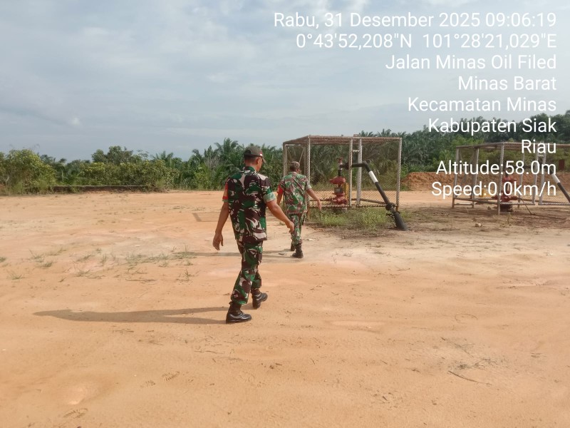 Babinsa Sertu Sugiarto dan Serda Mayus Maruli Laksanakan Patroli Penguatan Binter SKK Migas di Minas