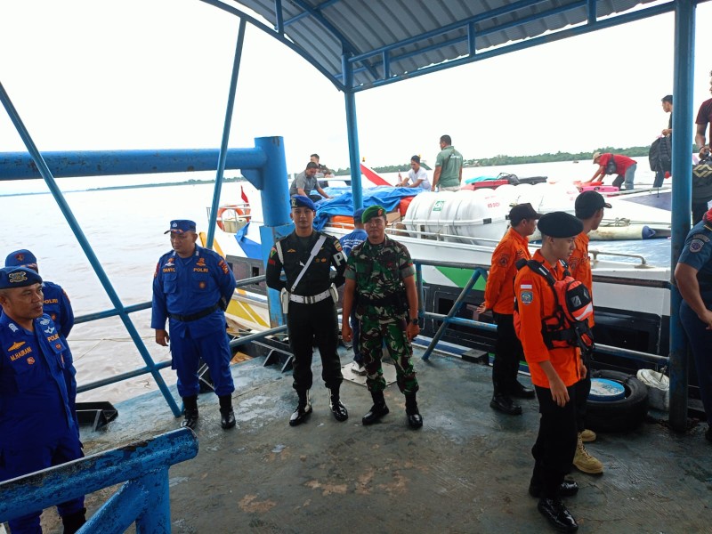 Kodim 0314/Inhil Pastikan Keamanan Keberangkatan Speed Boat di Pelabuhan Pelindo Tembilahan