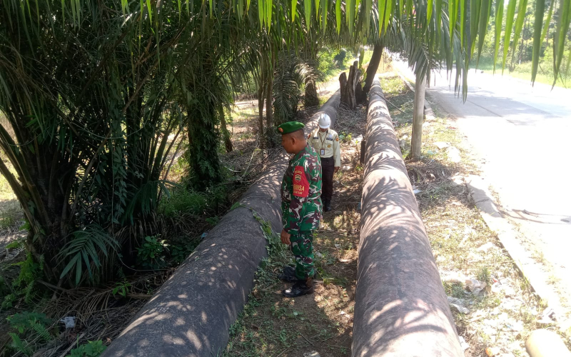 Serka Suandi Patroli Keamanan, Pastikan Jalur Pipa Minyak Aman dari Gangguan