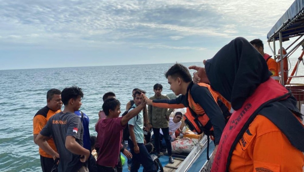 KM Ade Putra Tenggelam di Selat Malaka, 5 ABK Ditemukan Selamat oleh Tim SAR