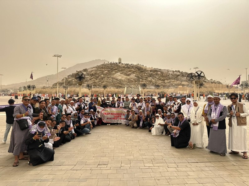 Alfamart Berangkatkan Karyawan Toko Ibadah Umrah