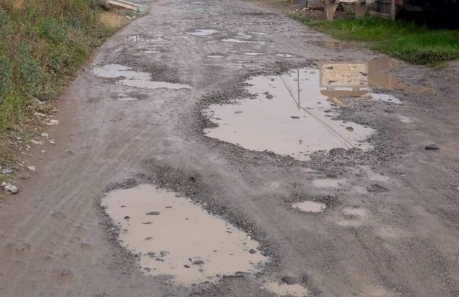 Warga Kecewa, Kondisi Jalan Depati Tujuh Rusak Parah, Dewan Dapil III Terkesan Diam