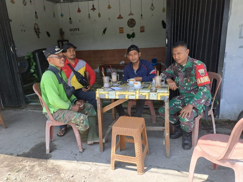 Koptu Deri Perdana Ajak Warga Jaga Lingkungan Aman dan Kondusif