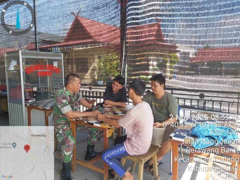 Babinsa Serda Deddy H Ajak Warga Perawang Barat Peduli Kesehatan dan Kebersihan Lingkungan