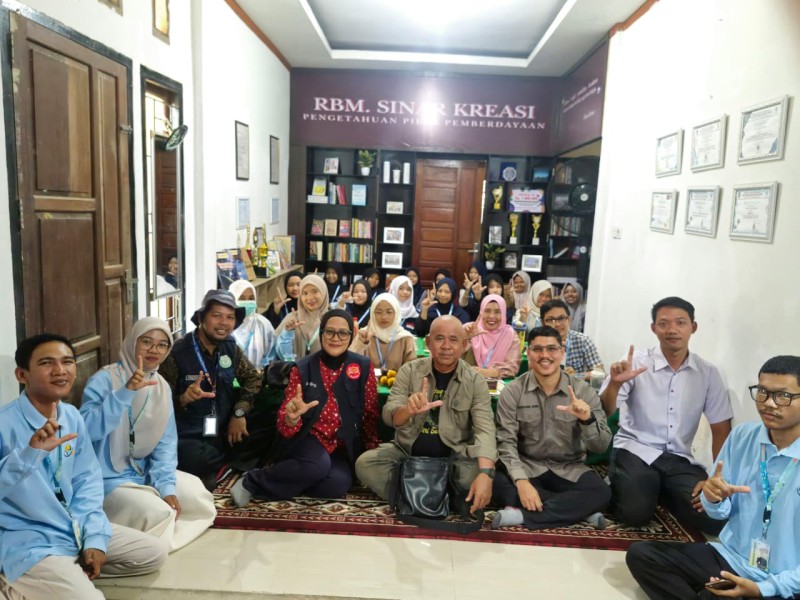 RBM Sinar Kreasi Hidupkan Literasi Lewat Puisi Kearifan Lokal
