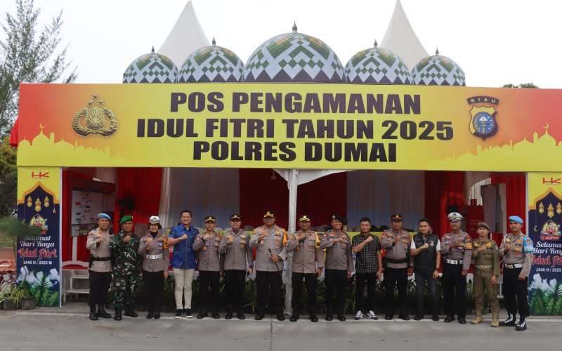 Letkol Inf Ronald Manurung bersama Kapolres Dumai Pantau Pos Pengamanan Lebaran