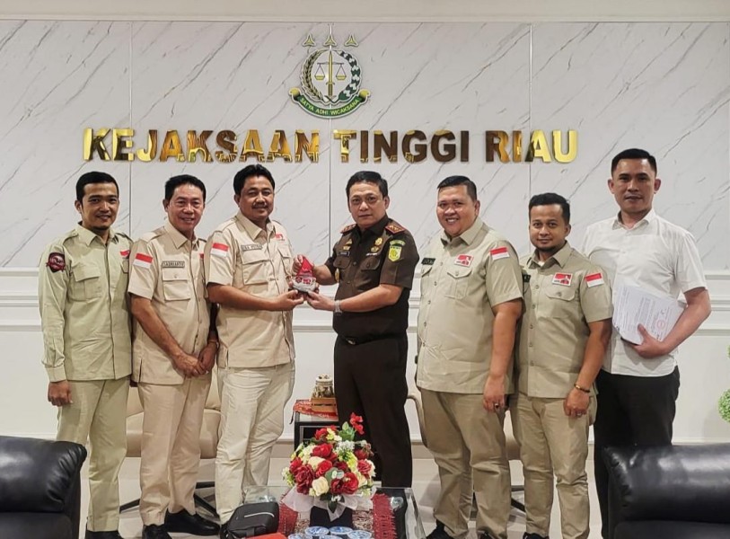 Silaturahmi ke Kejaksaan Tinggi Riau, DPD Gardu Prabowo Riau Awali Roadshow Jelang Pelantikan