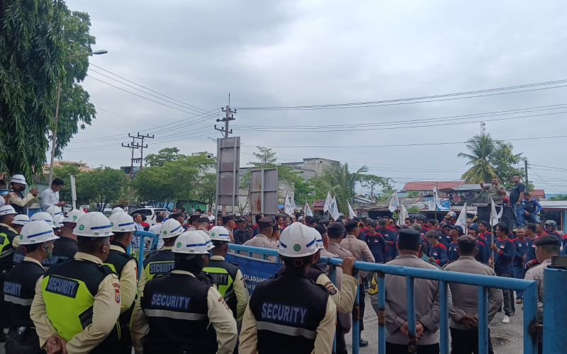 Buruh Koperasi TKBM Gelar Aksi, Pelindo Dumai Terima Aspirasi