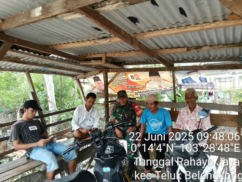 Babinsa Koramil 06/Kateman Imbau Warga Cek Instalasi Listrik Secara Berkala demi Cegah Kebakaran