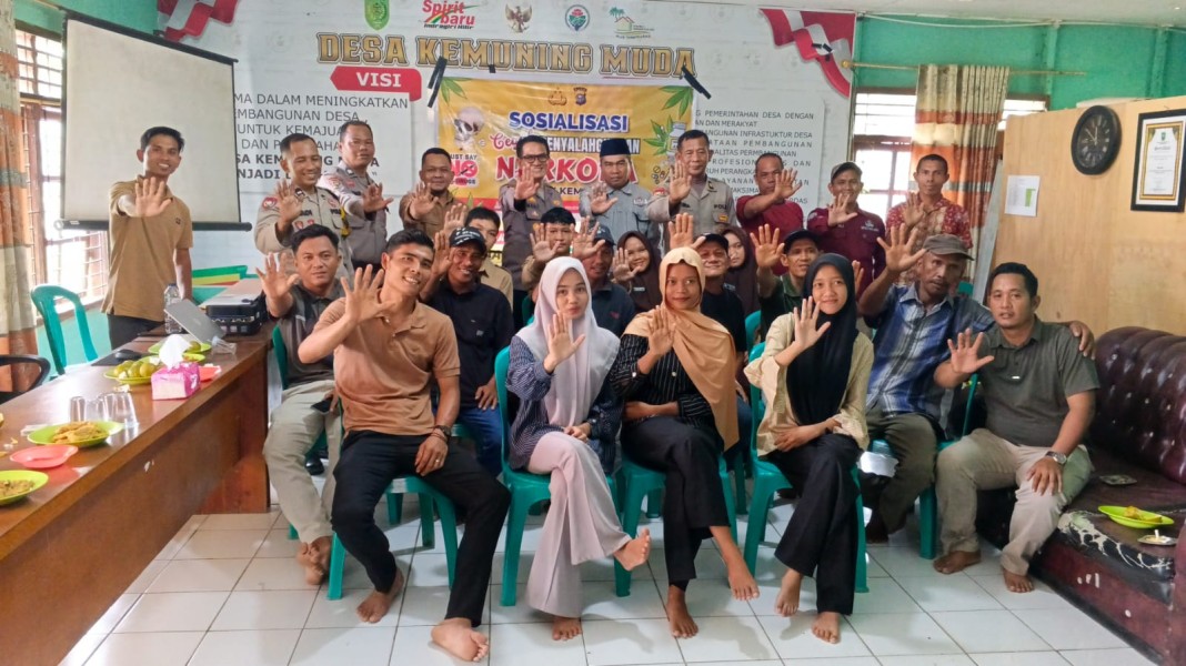 Polsek Kemuning Gelar Sosialisasi Pencegahan Penyalahgunaan Narkoba di Desa Kemuning Muda