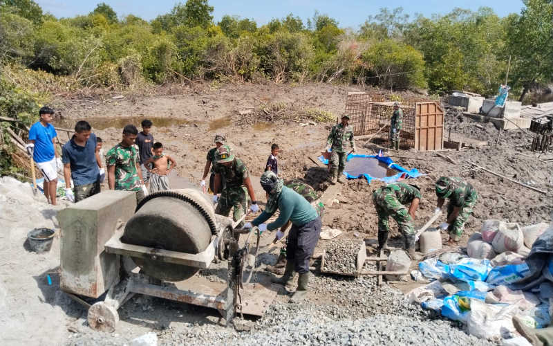 Meski Arus Sungai Deras, Pembangunan Jembatan Armco di Dumai Tetap Berjalan