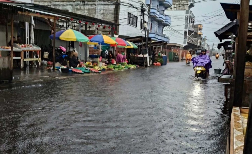 Hujan Sejak Subuh, Selatpanjang Direndam Banjir