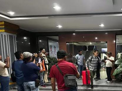 Penyidik KPK Amankan 2 Koper dari Kantor Bupati Inhu, Apa Isinya?