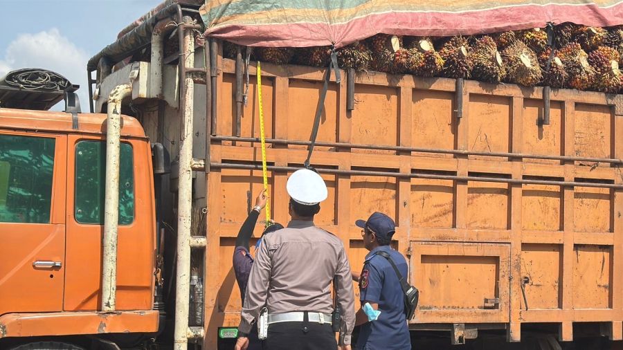 Polda Riau Gunakan Kamera Khusus Pantau Truk ODOL